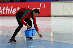 F2017_009_052